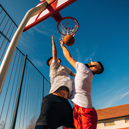 Hai cầu thủ bóng rổ đấu tranh cho rebound giữa không trung trong trận đấu.